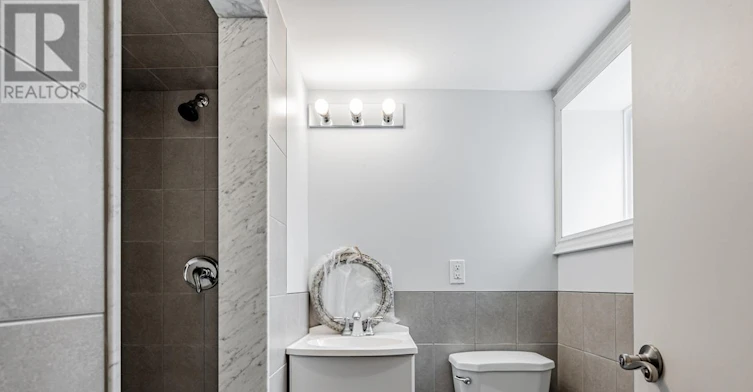 5 Bank Street, Toronto, ON, M6K 1R4 - 10