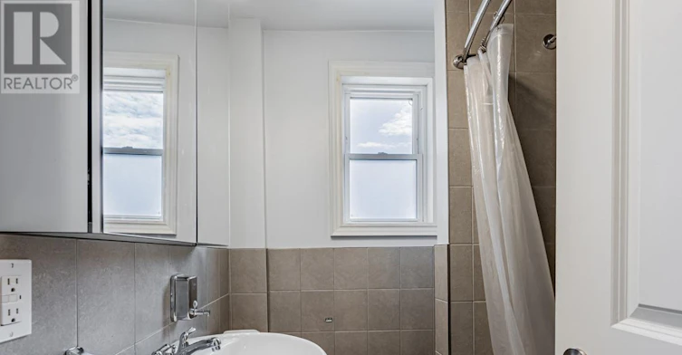 5 Bank Street, Toronto, ON, M6K 1R4 - 16