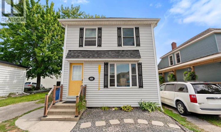 261 Bathurst Street