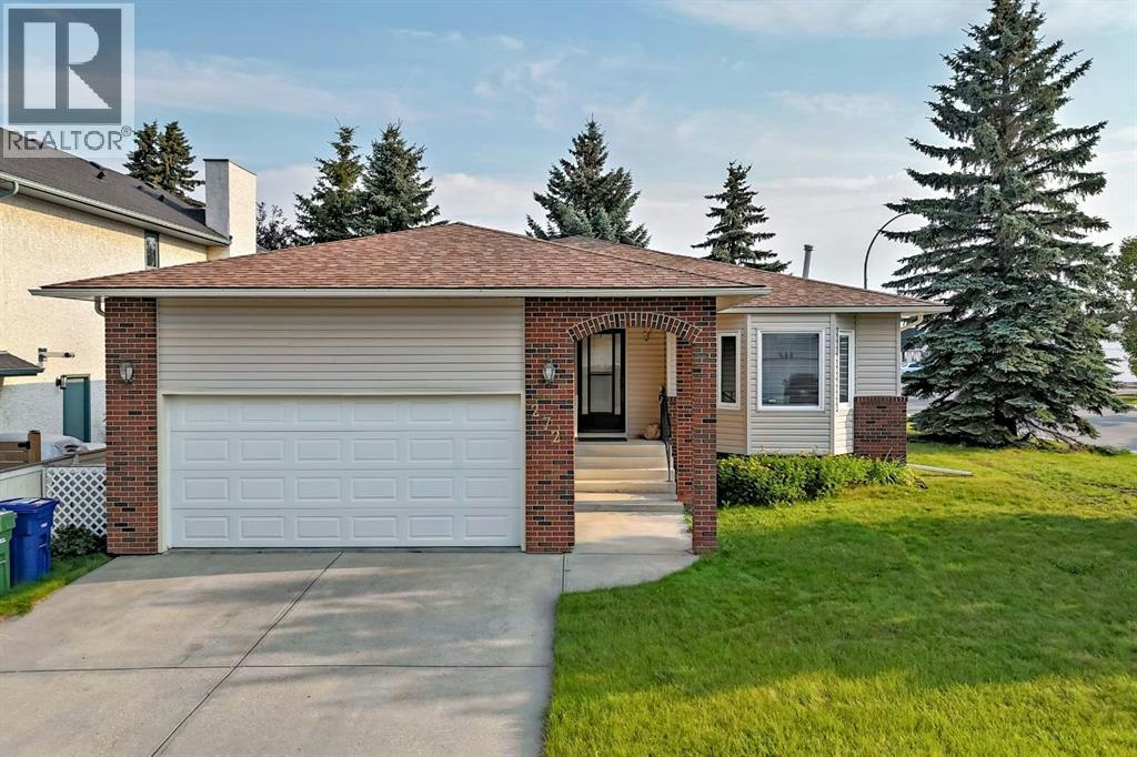 272 Woodside Road NW, Airdrie, AB, T4B 2C6