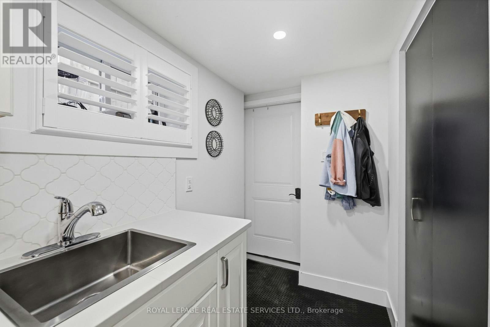 8 Briscoe Street W, London, ON, N6J 1L8 - 10