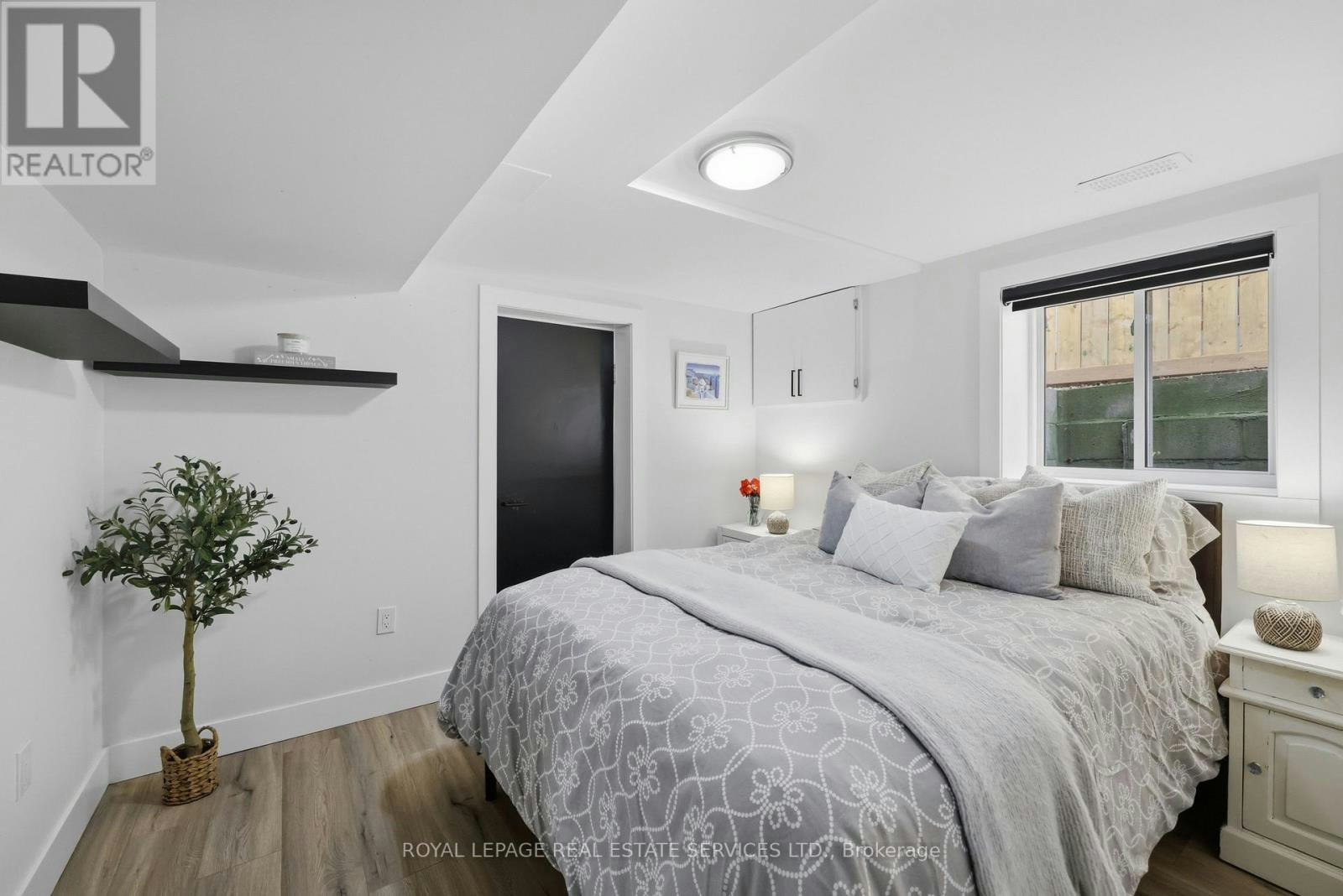 8 Briscoe Street W, London, ON, N6J 1L8 - 7