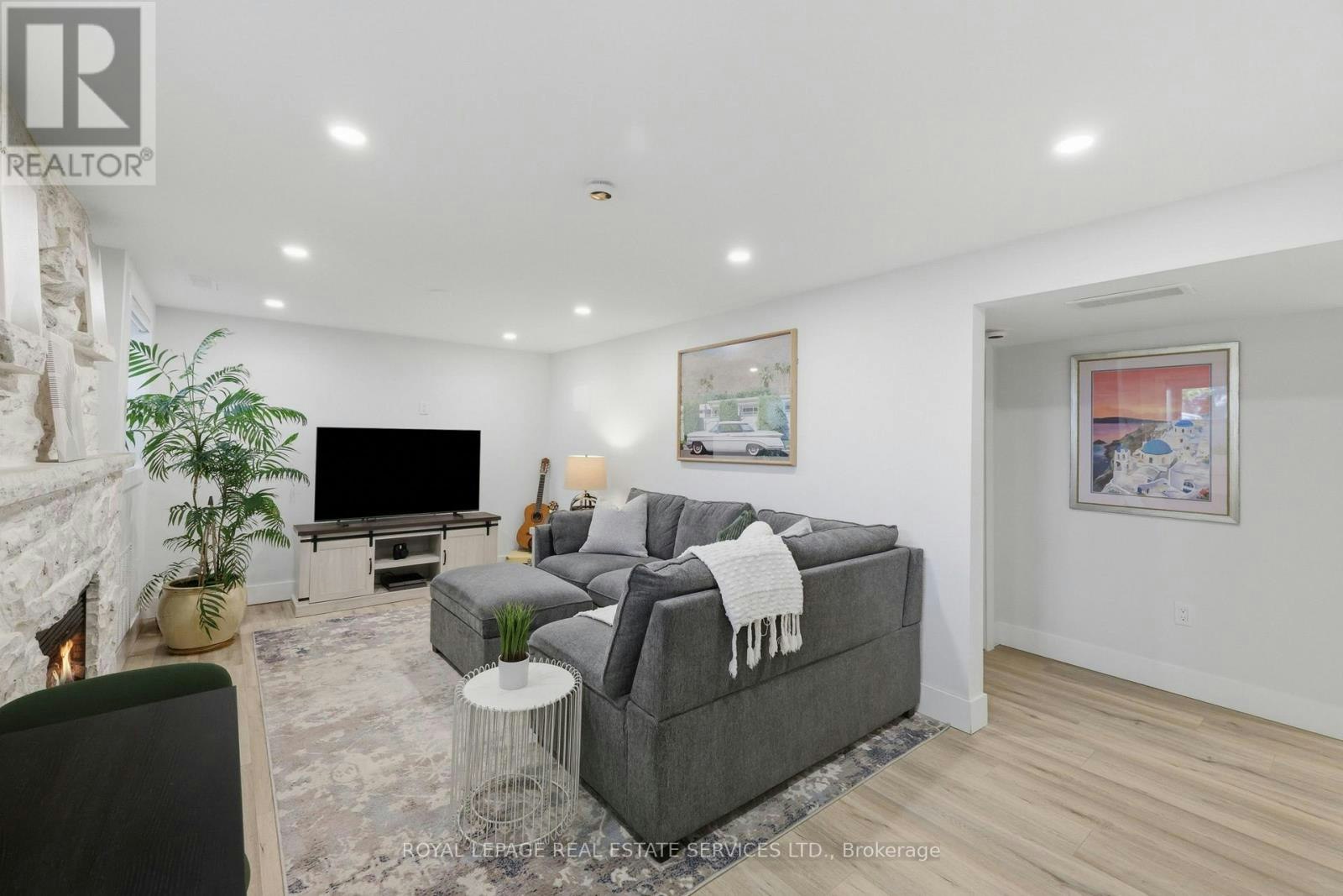 8 Briscoe Street W, London, ON, N6J 1L8 - 4