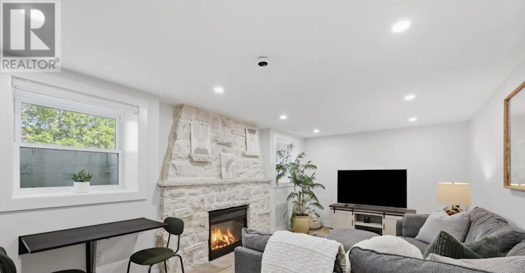 8 Briscoe Street W, London, ON, N6J 1L8 - 3