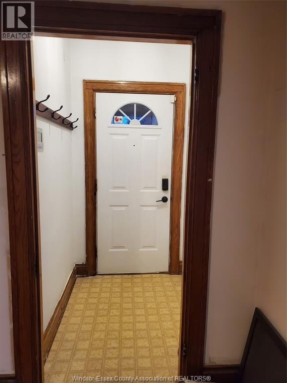Main-725 Church Street, Windsor, ON, N9A 4T5