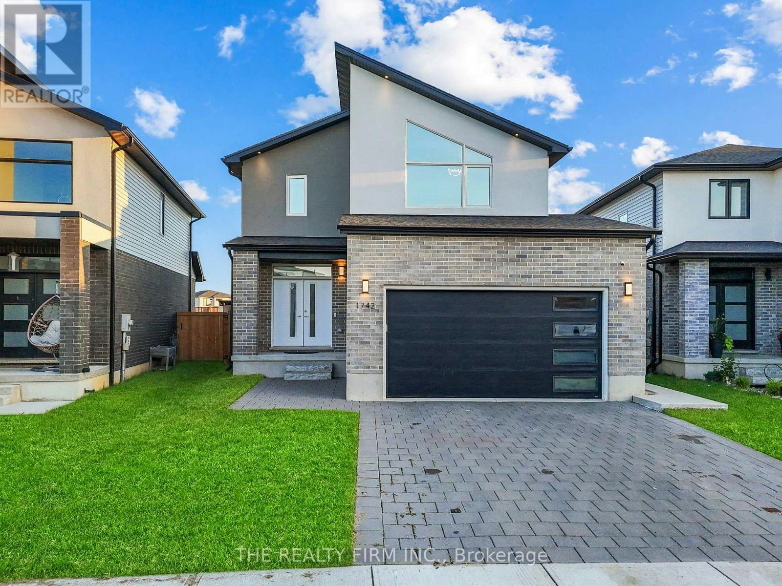 1742 Applerock Avenue, London, ON, N6G 0X7