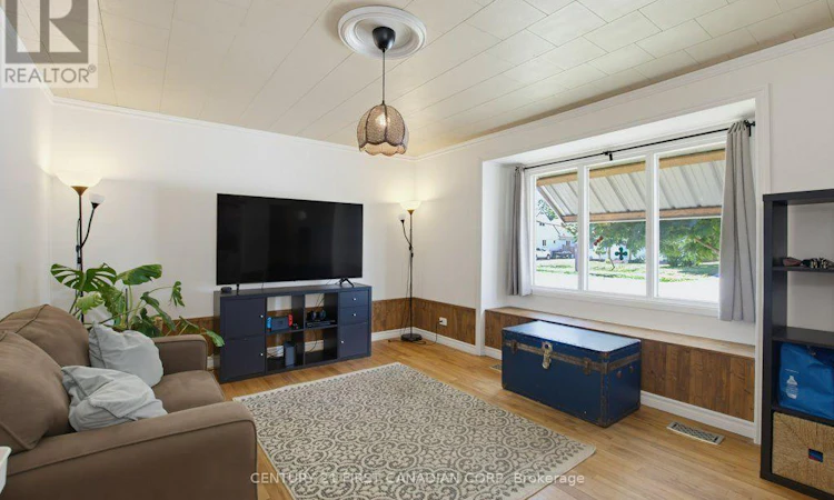 3 Parkside Drive