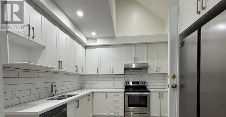 2-62 Henry Street, Toronto, ON, M5T 1X2 - 2