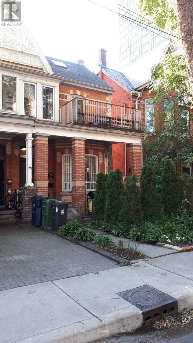 2-62 Henry Street, Toronto, ON, M5T 1X2