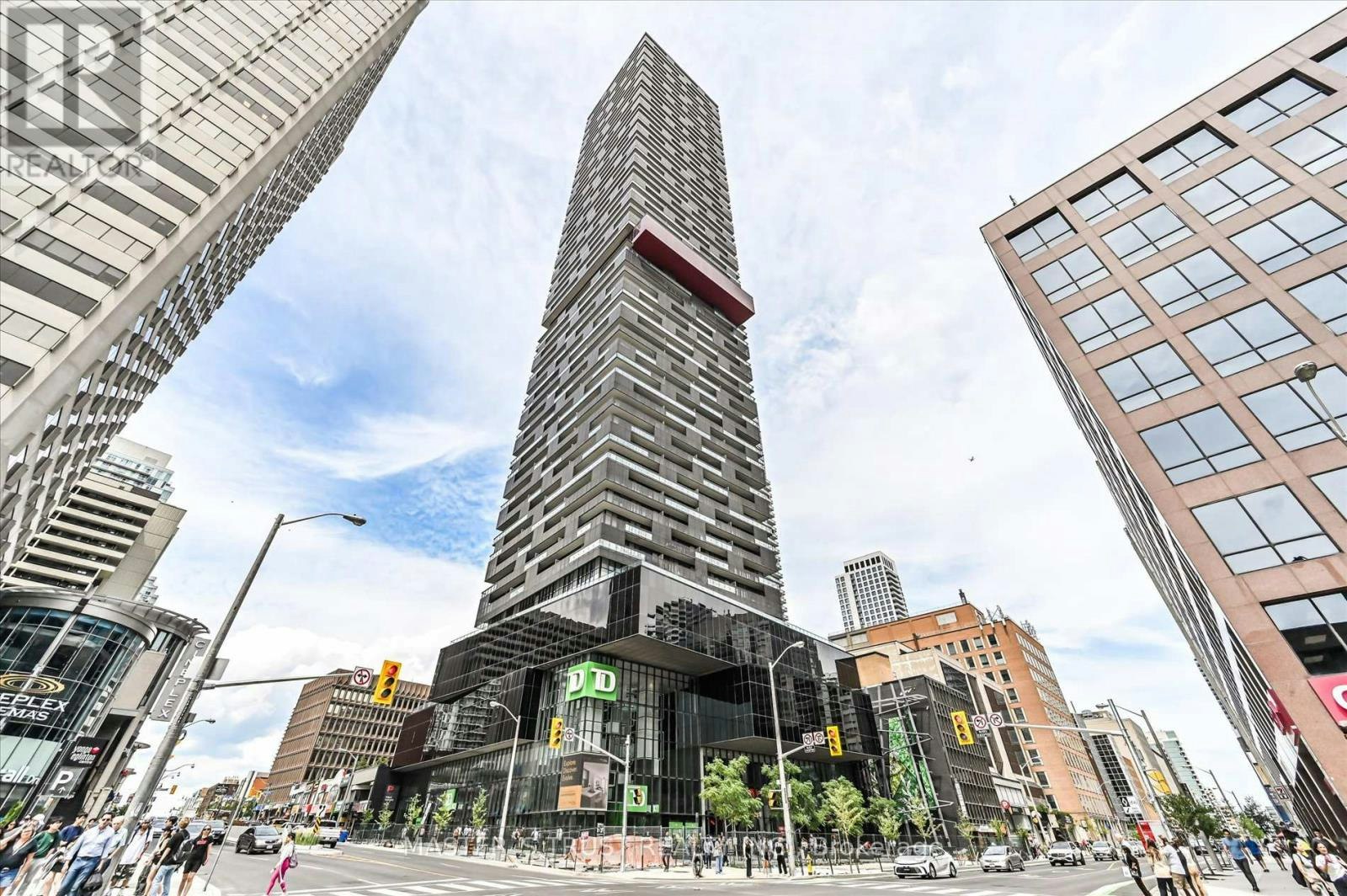 PH 5801-8 Eglinton Avenue E, Toronto, ON, M4P 0C1