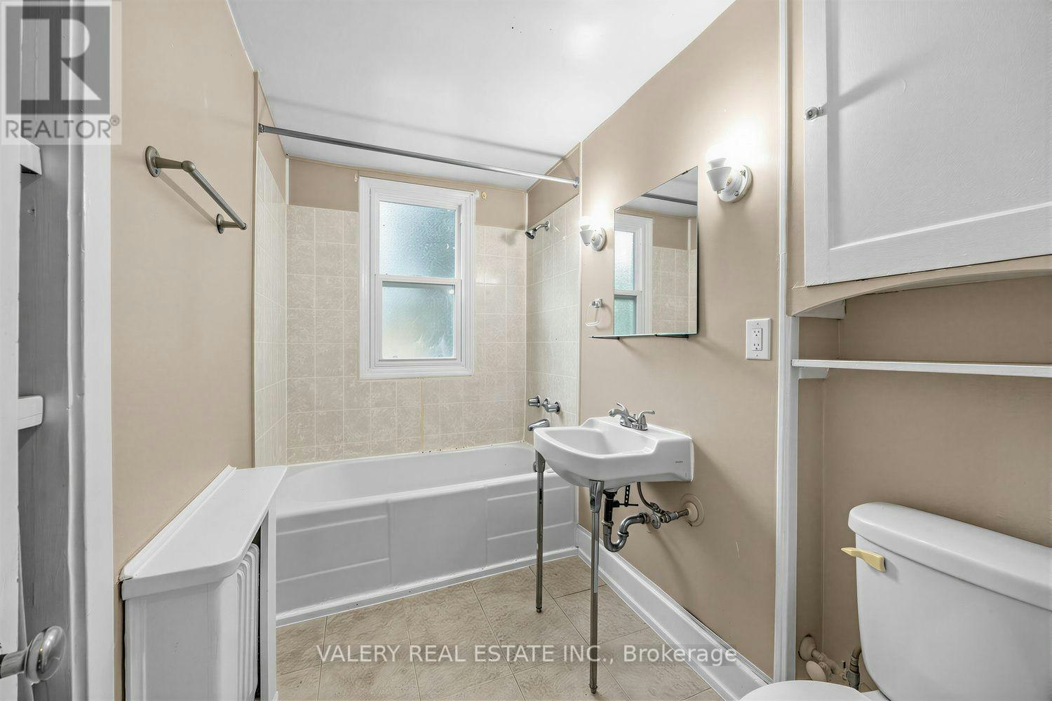 4-8 Thirty Third Street, Toronto, ON, M8W 3G8 - 9
