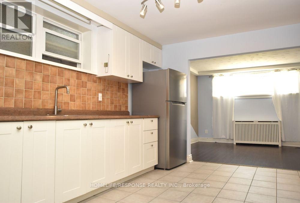 1-42 Emerald Crescent, Toronto, ON, M8V 2B6
