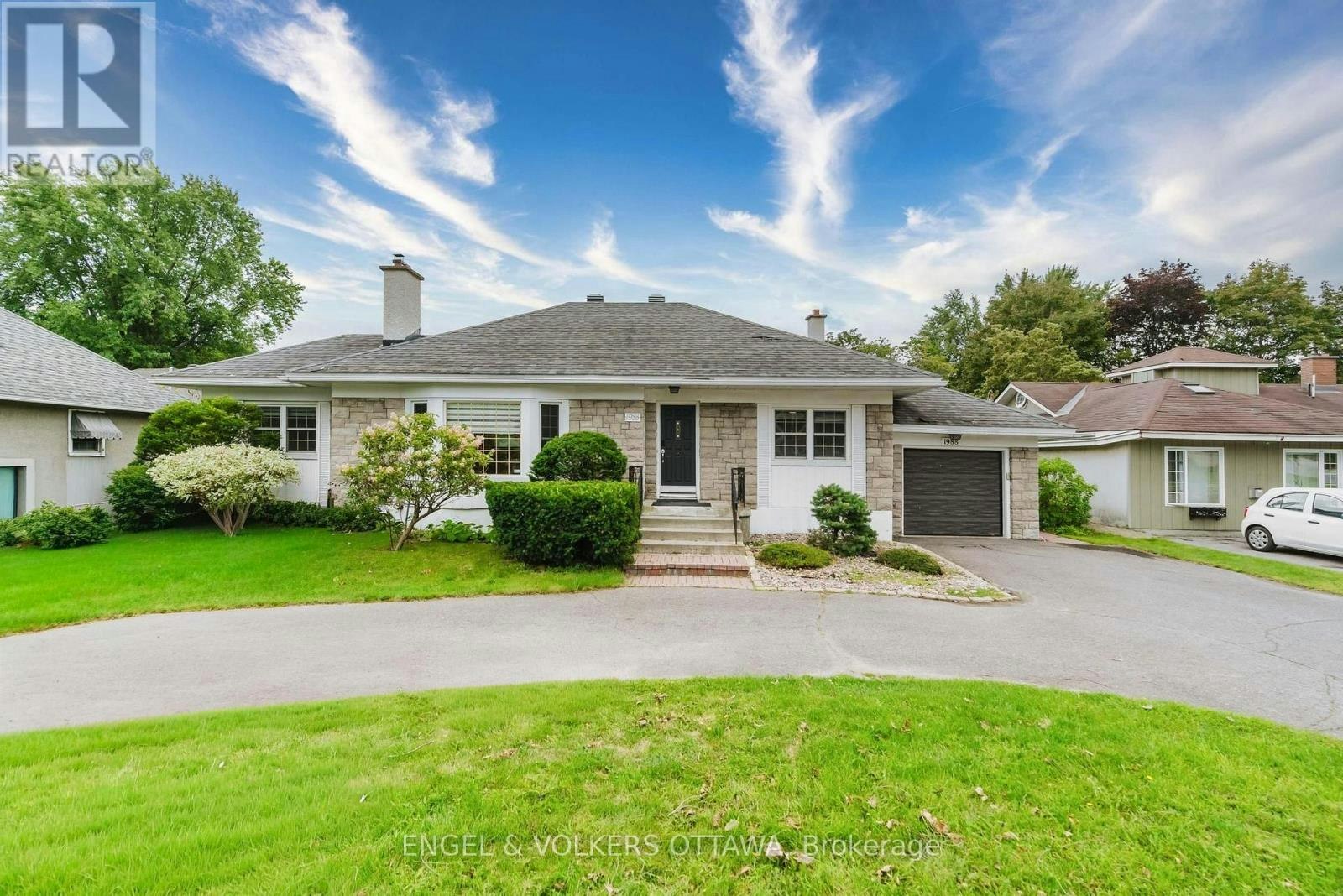 1988 Carling Avenue, Ottawa, ON, K2A 1G1