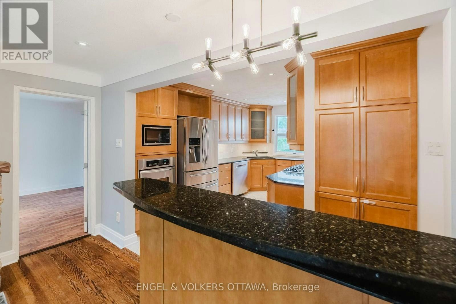 1988 Carling Avenue, Ottawa, ON, K2A 1G1 - 9