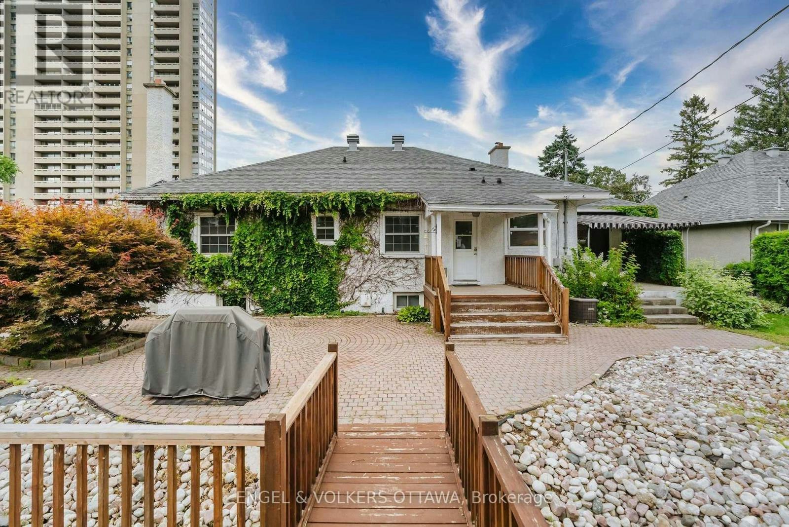 1988 Carling Avenue, Ottawa, ON, K2A 1G1 - 47