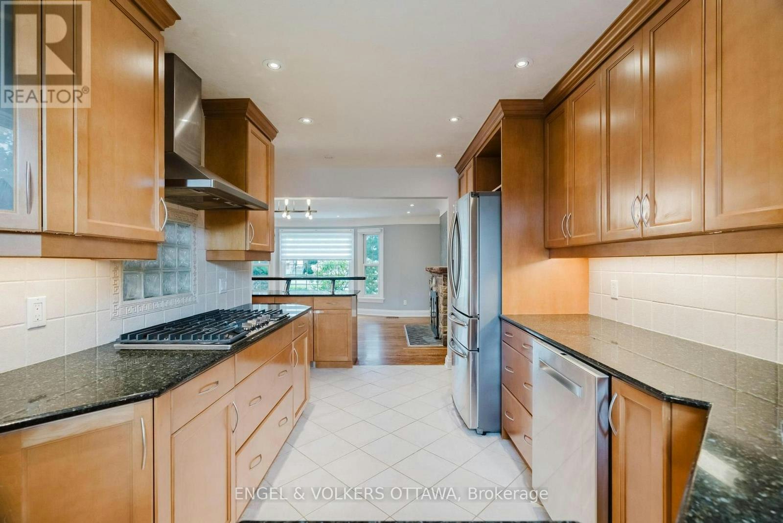 1988 Carling Avenue, Ottawa, ON, K2A 1G1 - 14