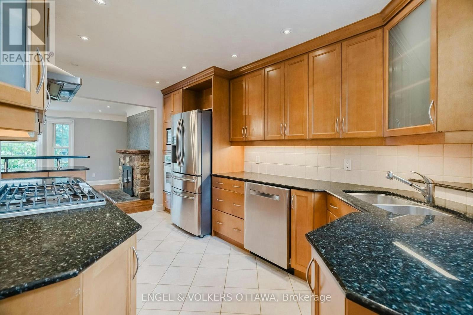 1988 Carling Avenue, Ottawa, ON, K2A 1G1 - 13