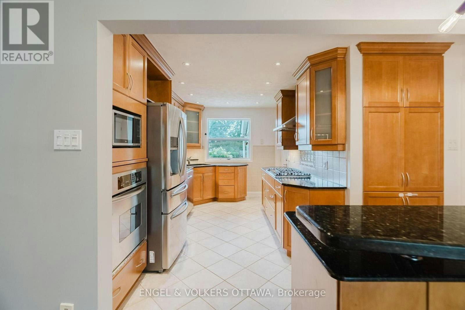 1988 Carling Avenue, Ottawa, ON, K2A 1G1 - 10