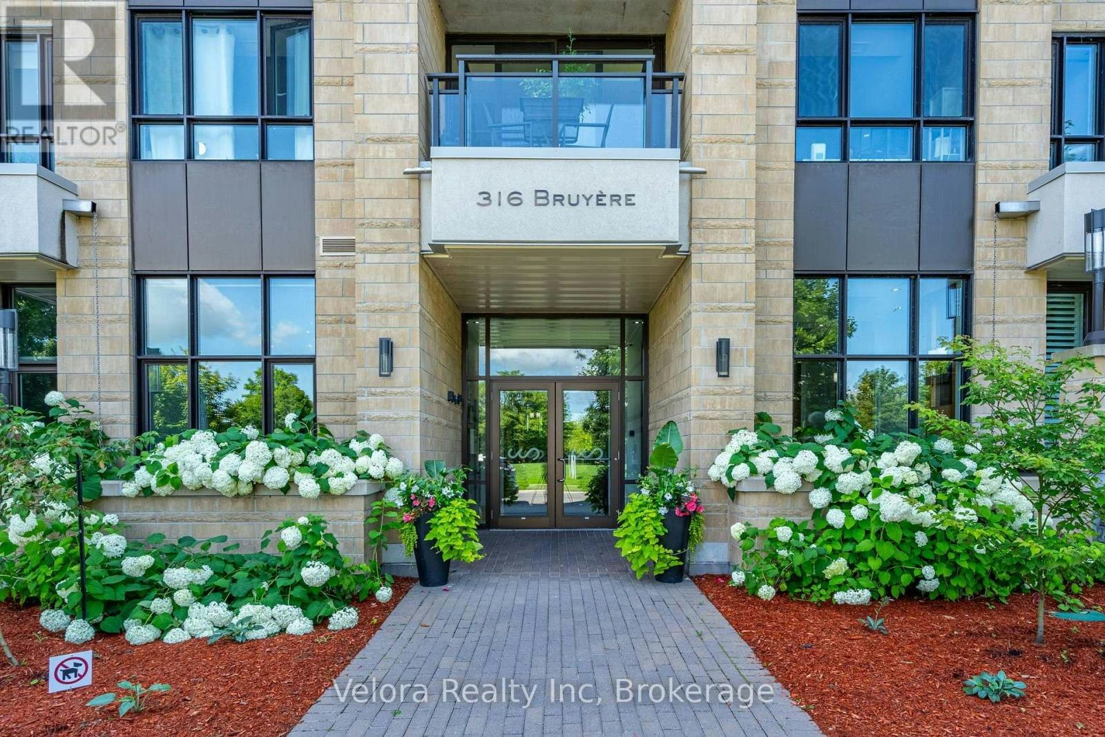220-316 Bruyere Street, Ottawa, ON, K1N 0C3 - 2