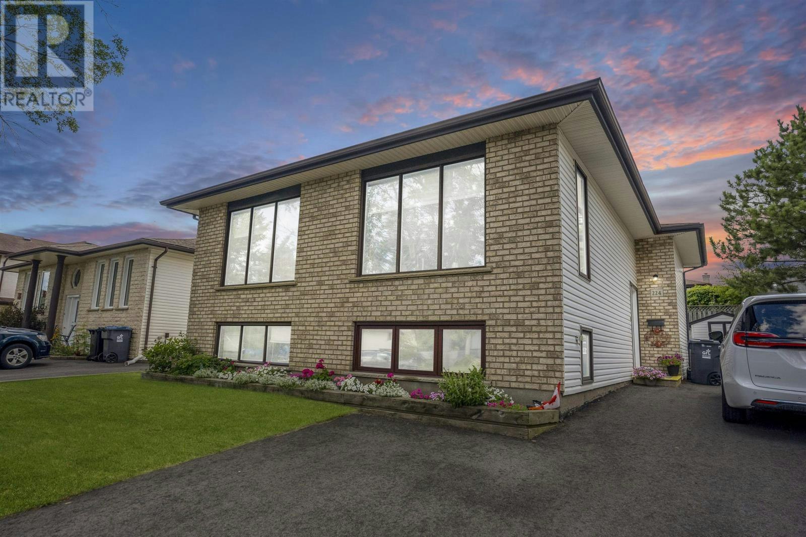 224 London Drive, Thunder Bay, ON, P7A 7Z6