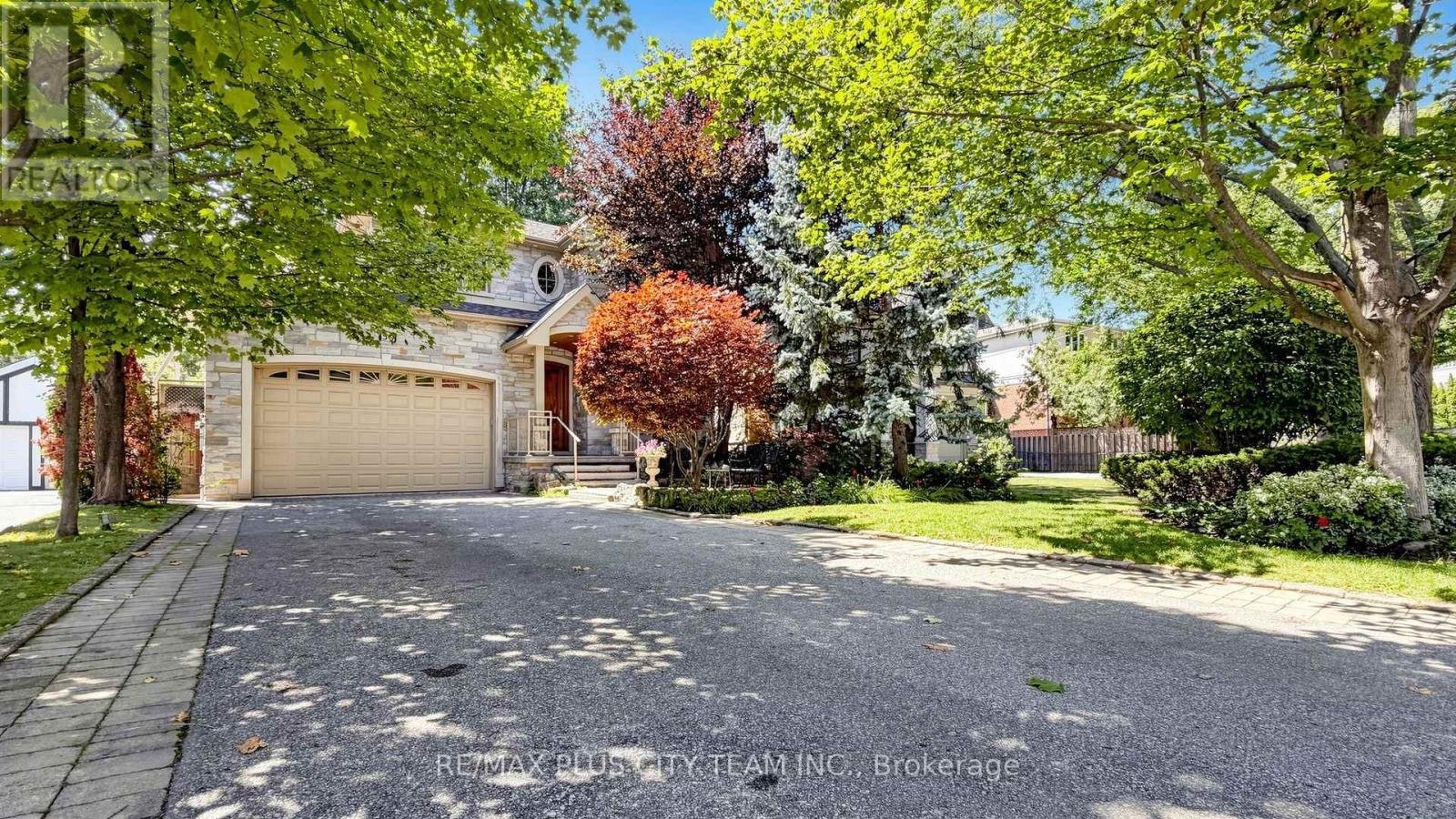 50 Bonnyview Drive, Toronto, ON, M8Y 3G6