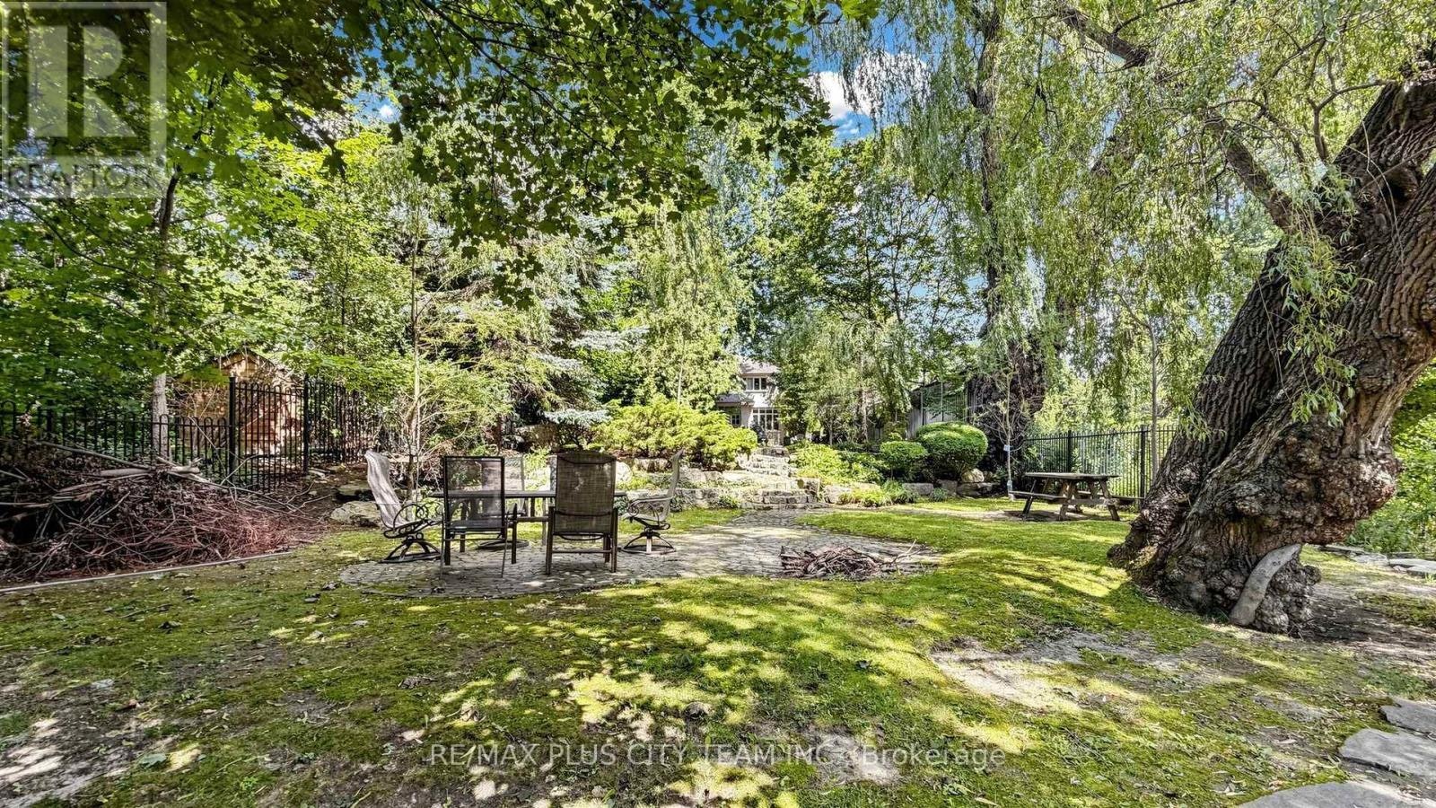 50 Bonnyview Drive, Toronto, ON, M8Y 3G6 - 45