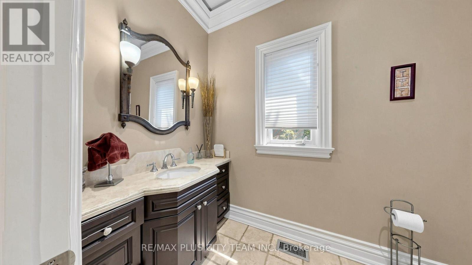 50 Bonnyview Drive, Toronto, ON, M8Y 3G6 - 13