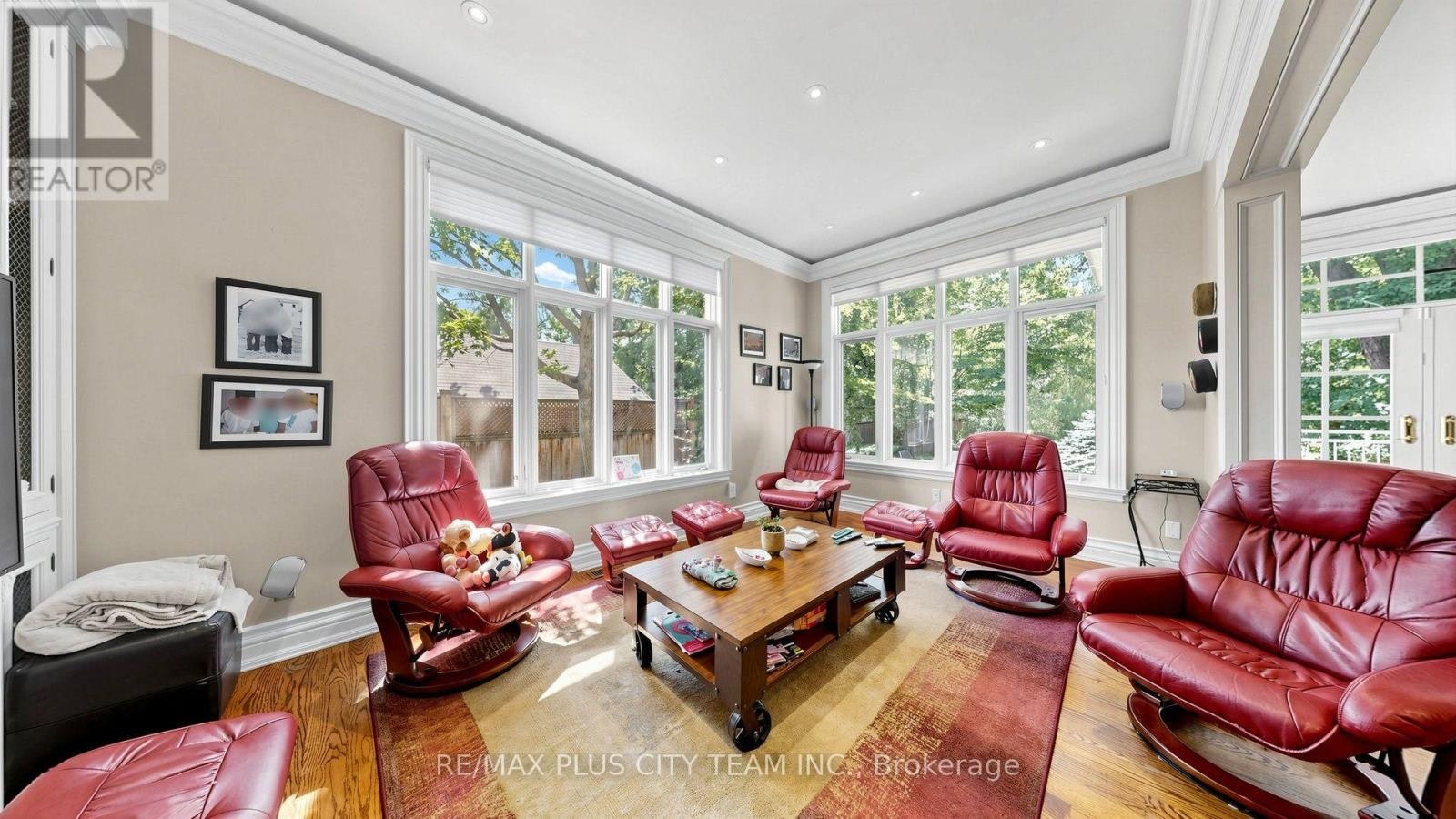 50 Bonnyview Drive, Toronto, ON, M8Y 3G6 - 6