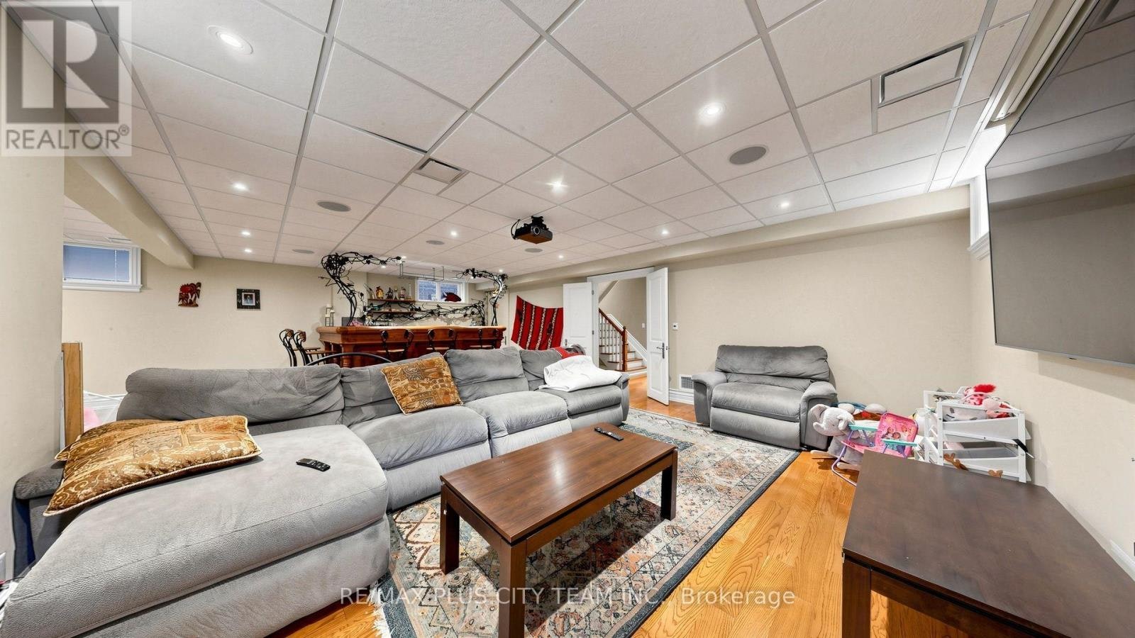 50 Bonnyview Drive, Toronto, ON, M8Y 3G6 - 32
