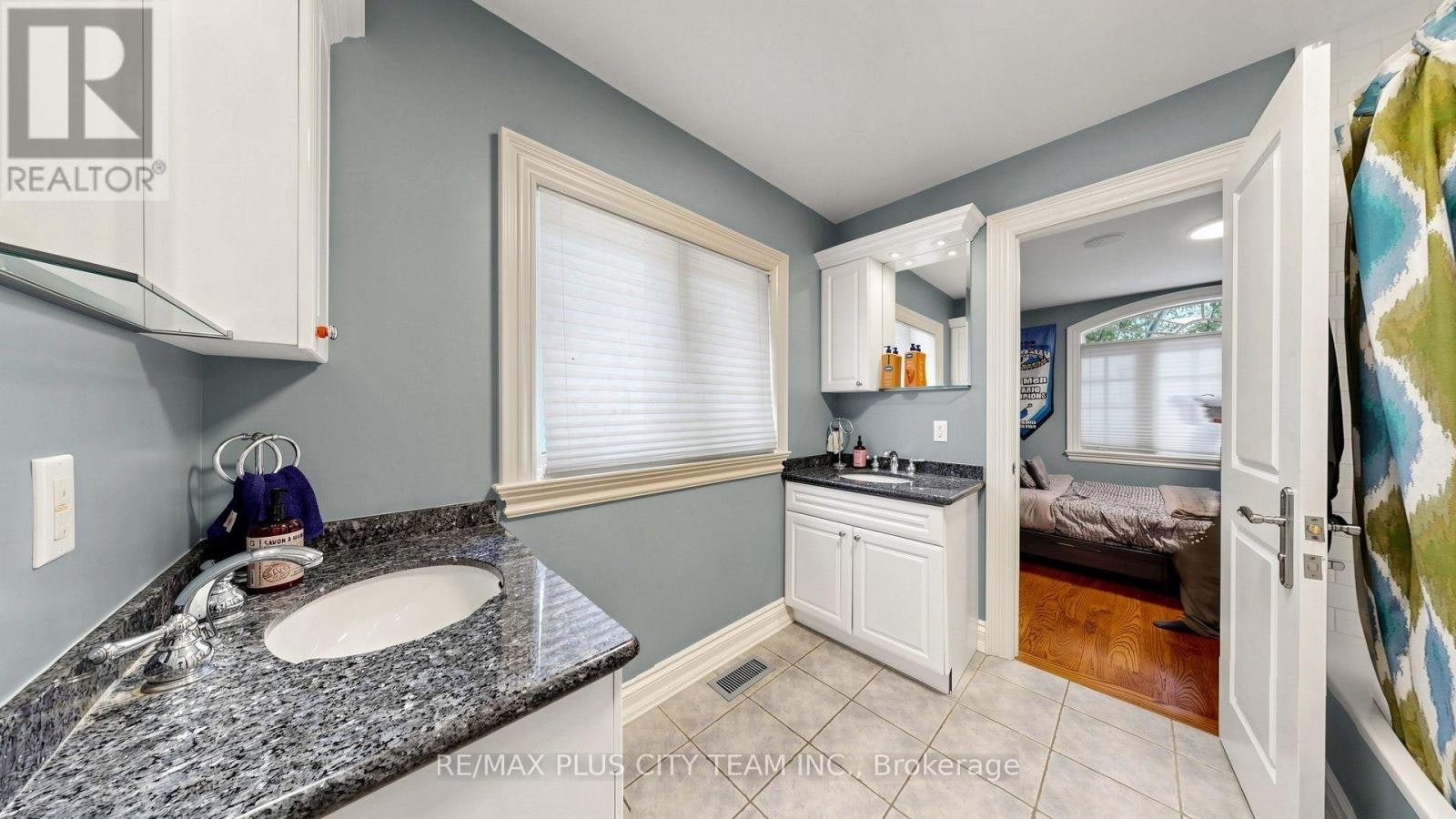 50 Bonnyview Drive, Toronto, ON, M8Y 3G6 - 27