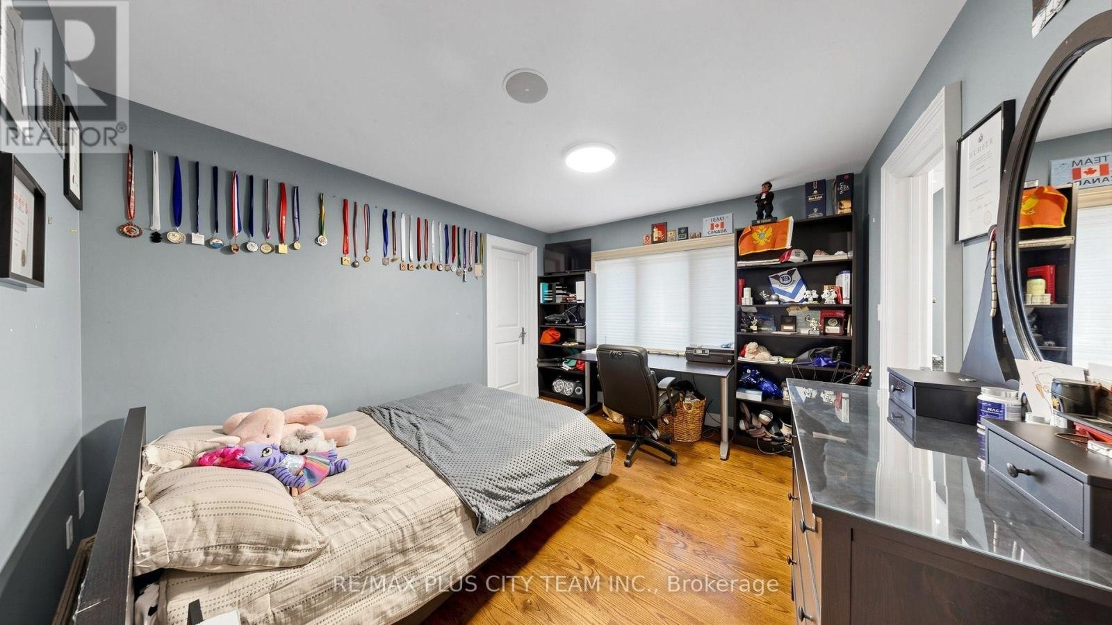 50 Bonnyview Drive, Toronto, ON, M8Y 3G6 - 26