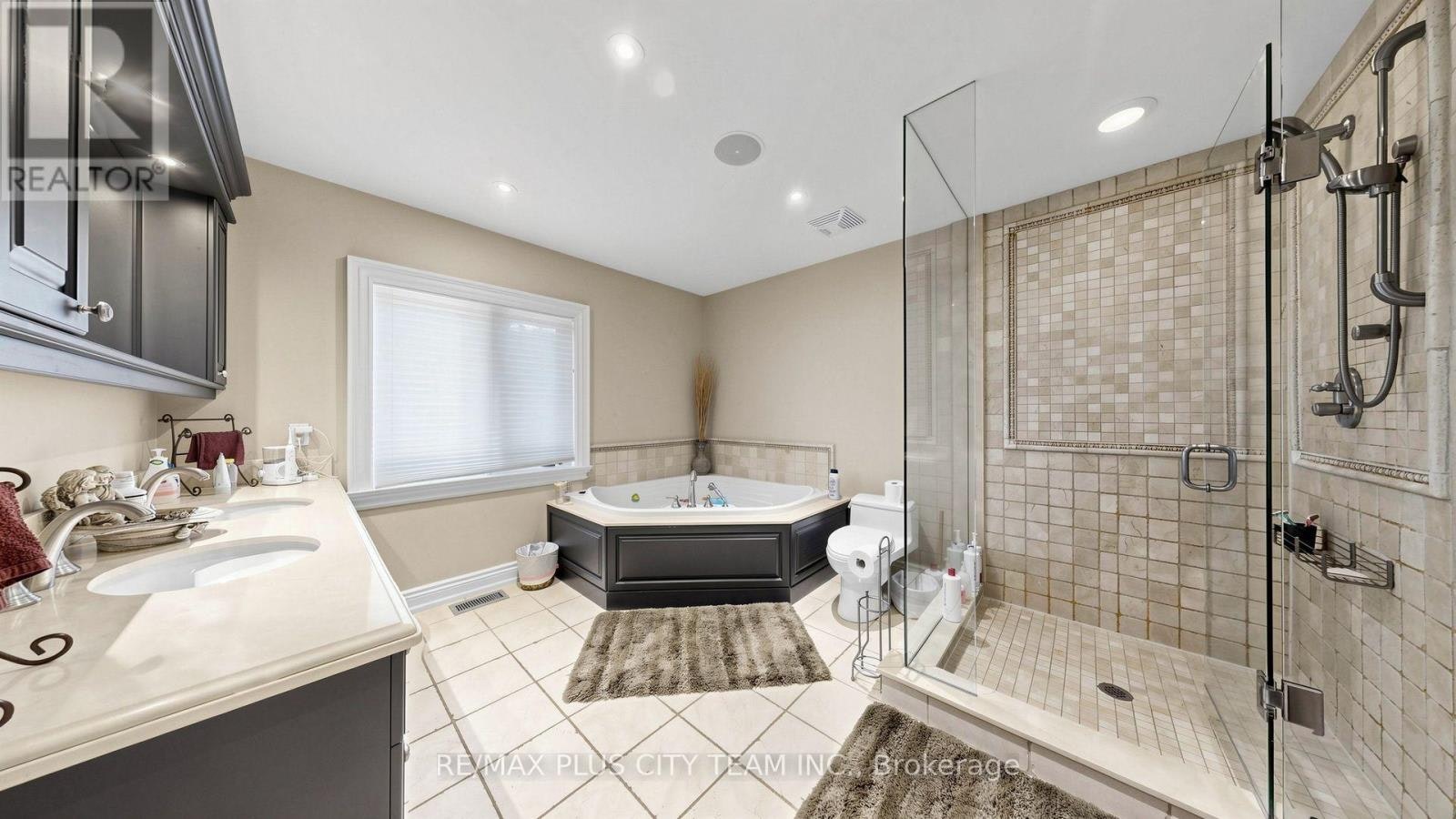 50 Bonnyview Drive, Toronto, ON, M8Y 3G6 - 19