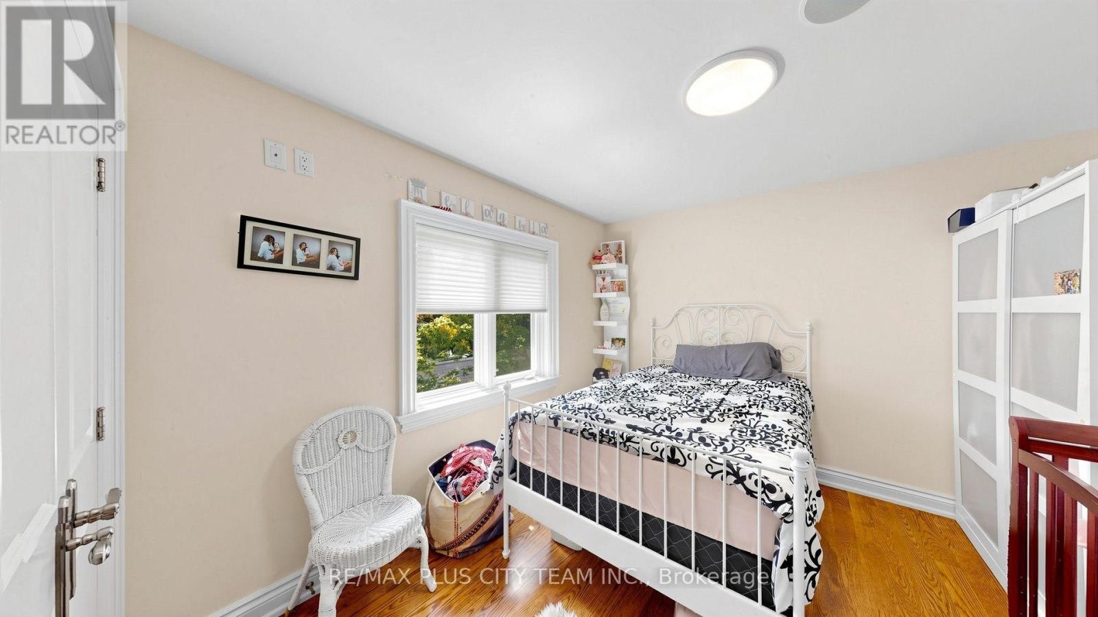 50 Bonnyview Drive, Toronto, ON, M8Y 3G6 - 21