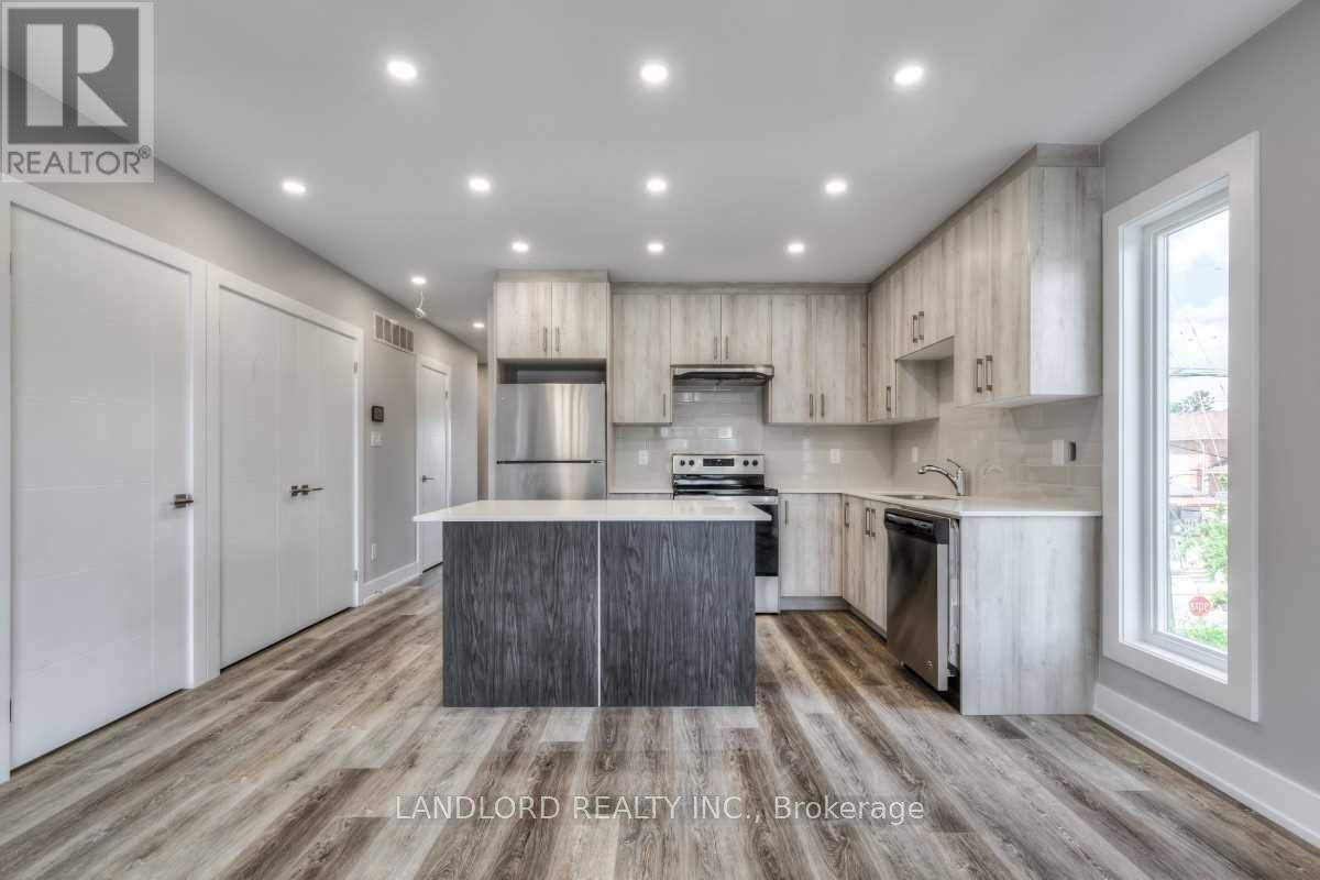 3-53 Rockcliffe Boulevard, Toronto, ON, M6N 4R3 - 2