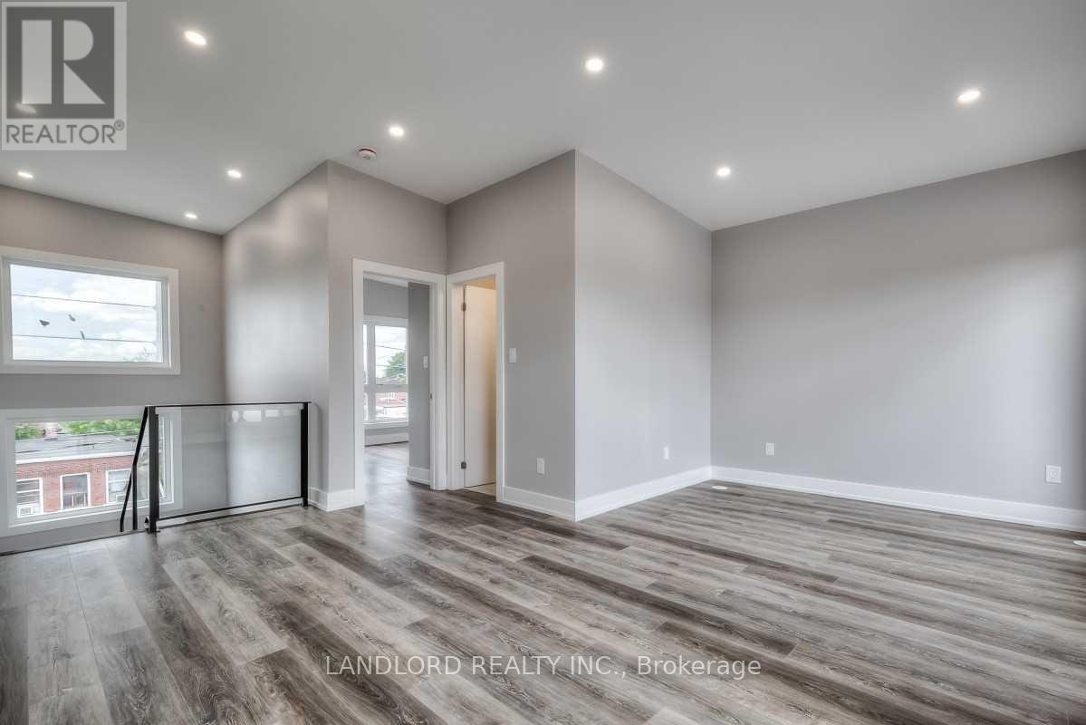 3-53 Rockcliffe Boulevard, Toronto, ON, M6N 4R3 - 12