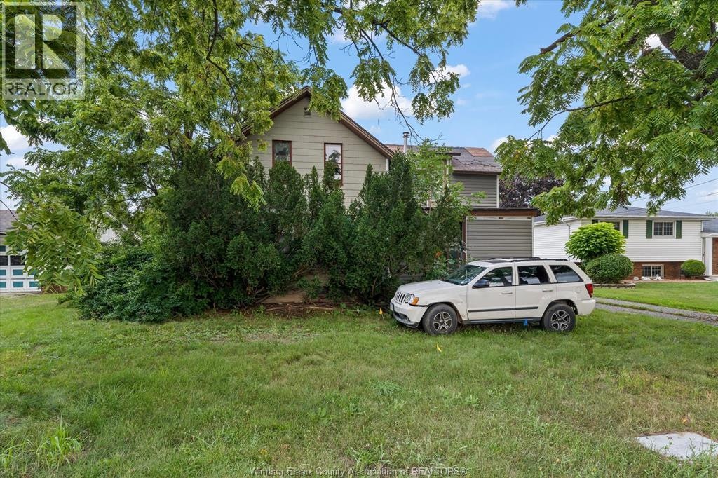 12122 Intersection Road, Tecumseh, ON, N8N 1R3