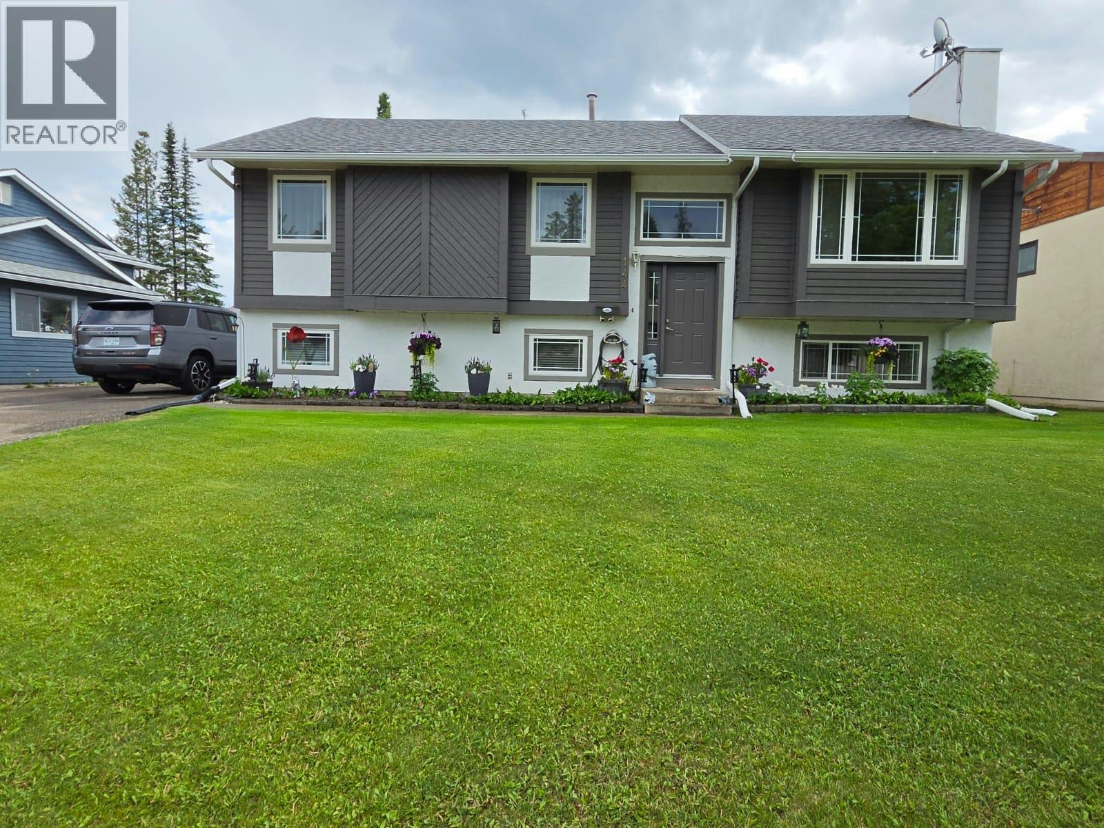144 Chamberlain Crescent, Tumbler Ridge, BC, V0C 2W0