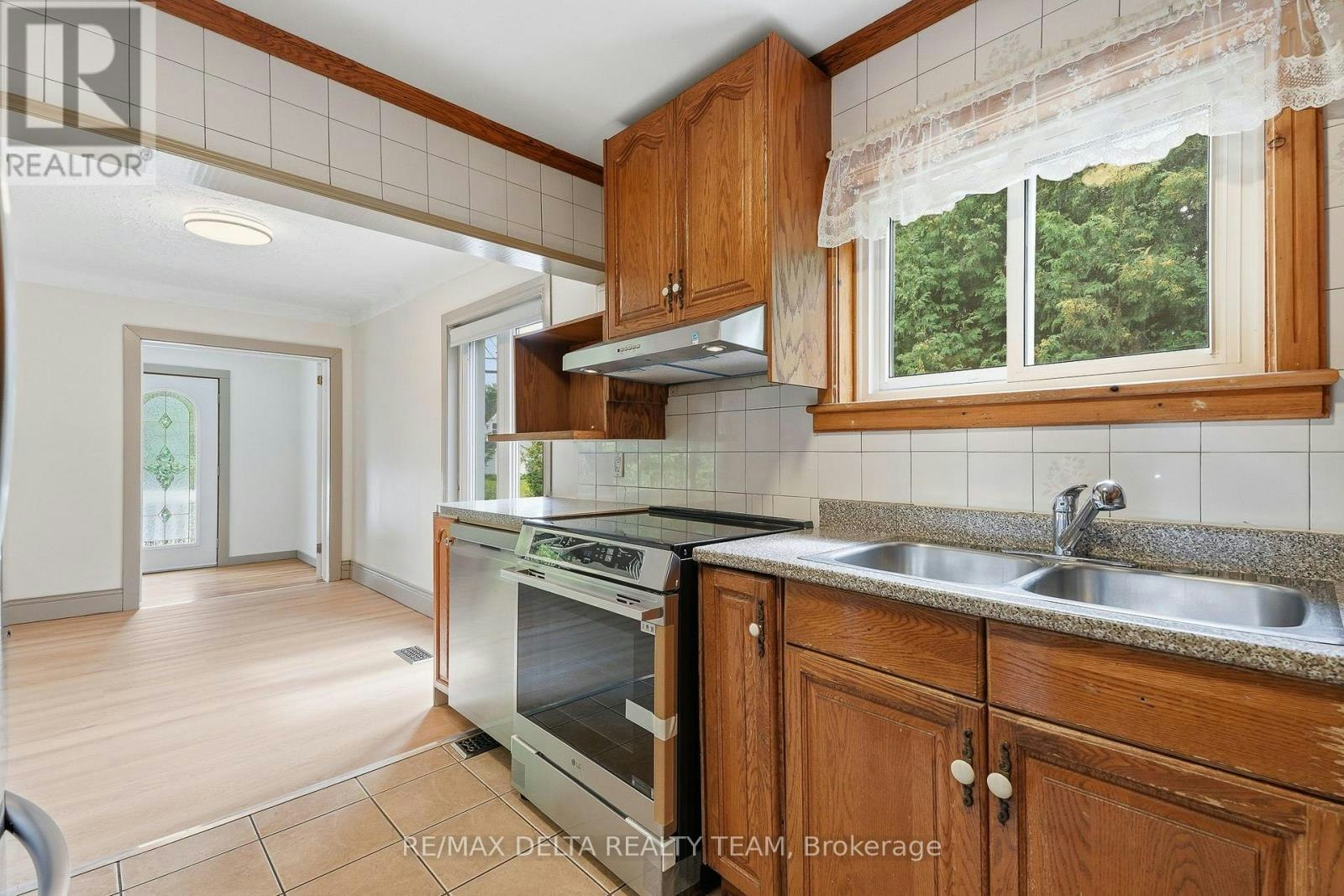 2604 Mer Bleue Road, Ottawa, ON, K4B 1H9 - 8