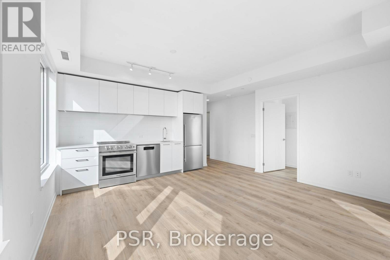 2410-101 Roehampton Avenue, Toronto, ON, M4P 2W2 - 4