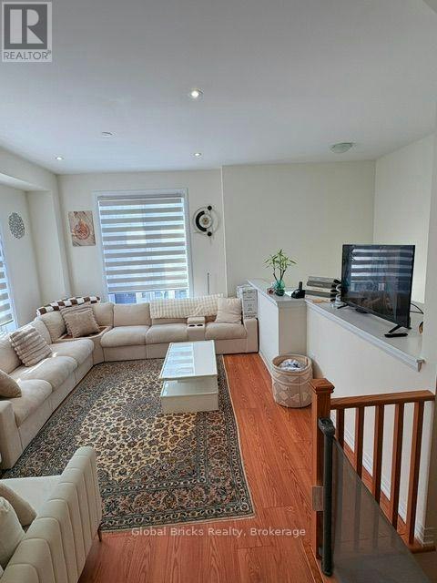 64 Seine Lane E, Richmond Hill, ON, L4E 3R9 - 2