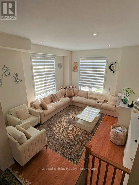 64 Seine Lane E, Richmond Hill, ON, L4E 3R9