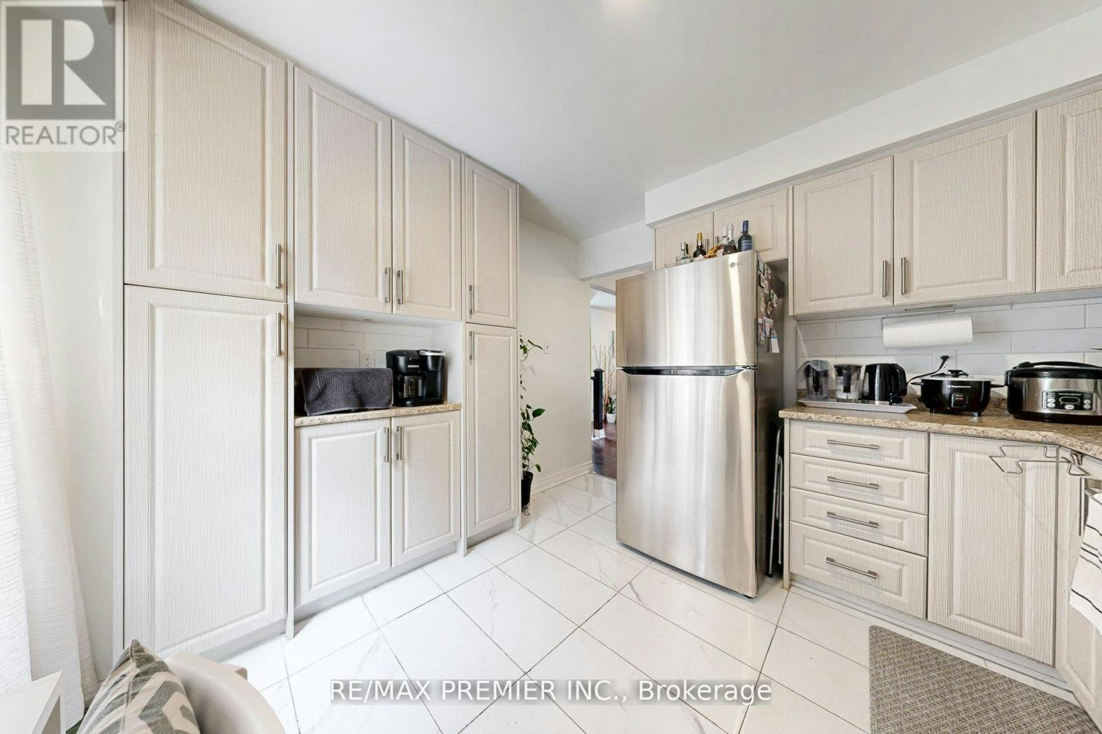 120 Ellerslie Road, Brampton, ON, L6T 4C3 - 4