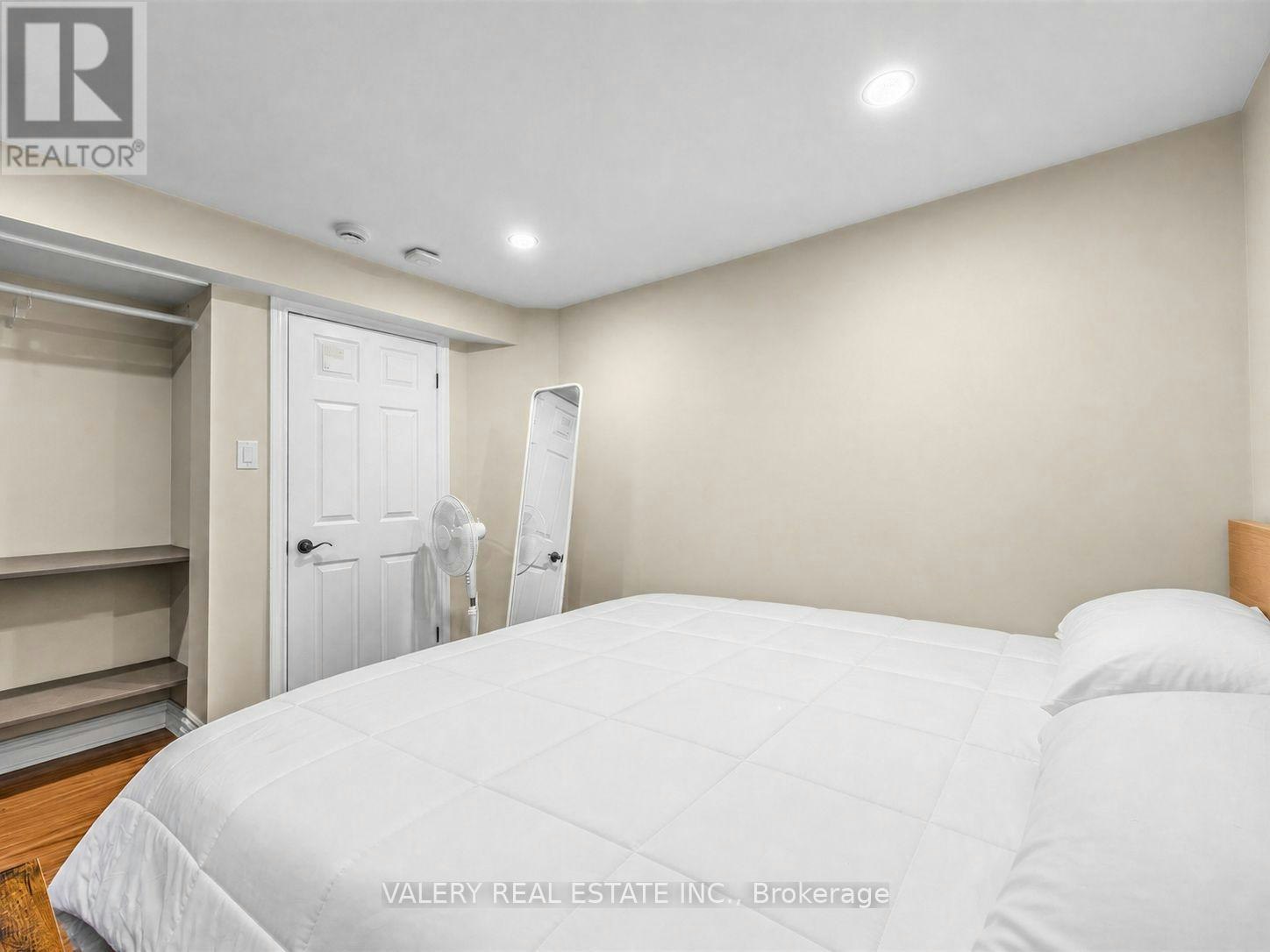LOWER 2-12 Arkley Crescent, Toronto, ON, M9R 3S3 - 12