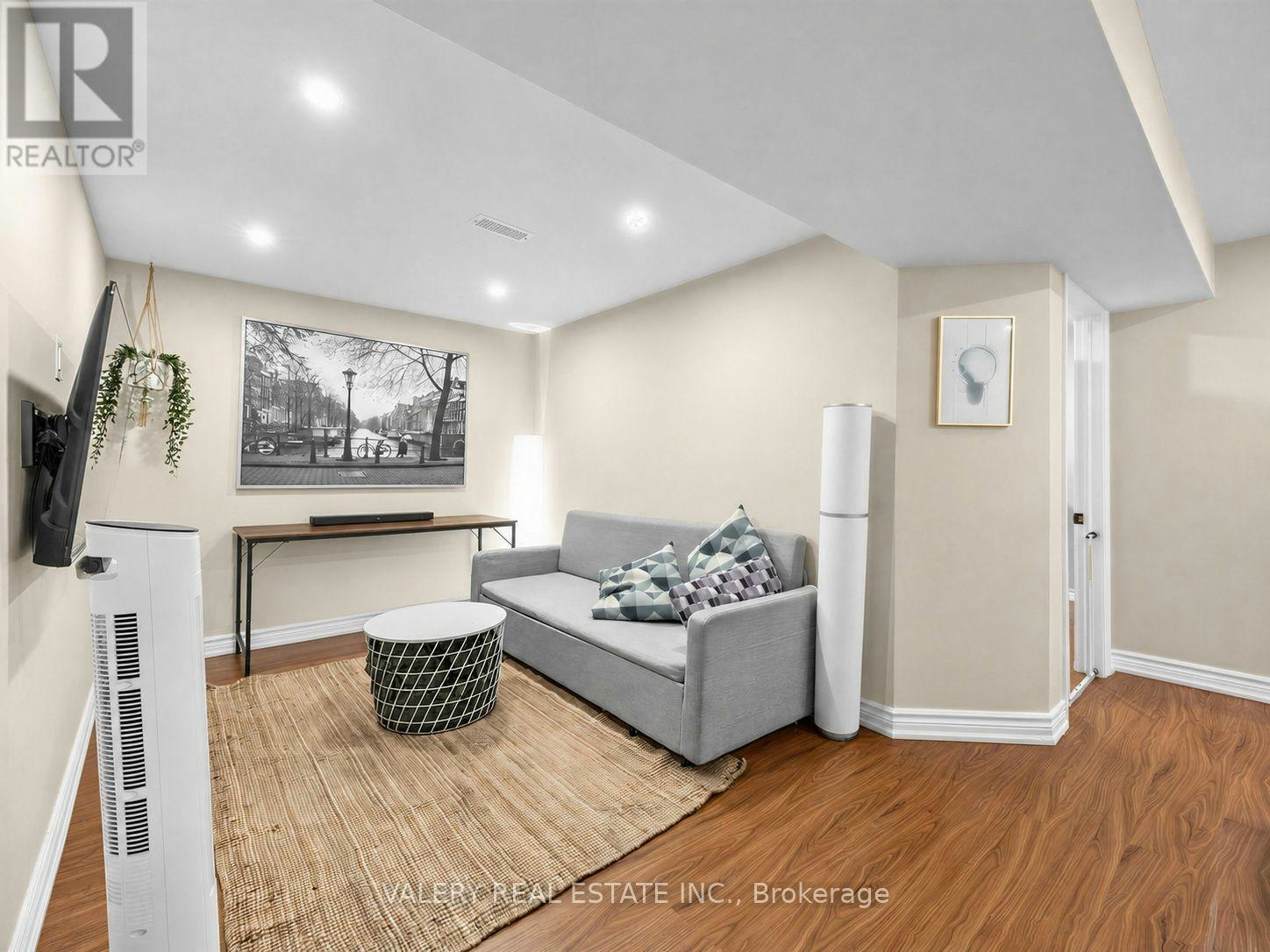 LOWER 2-12 Arkley Crescent, Toronto, ON, M9R 3S3 - 9