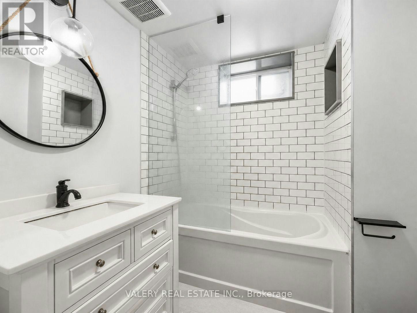 LOWER 2-12 Arkley Crescent, Toronto, ON, M9R 3S3 - 13