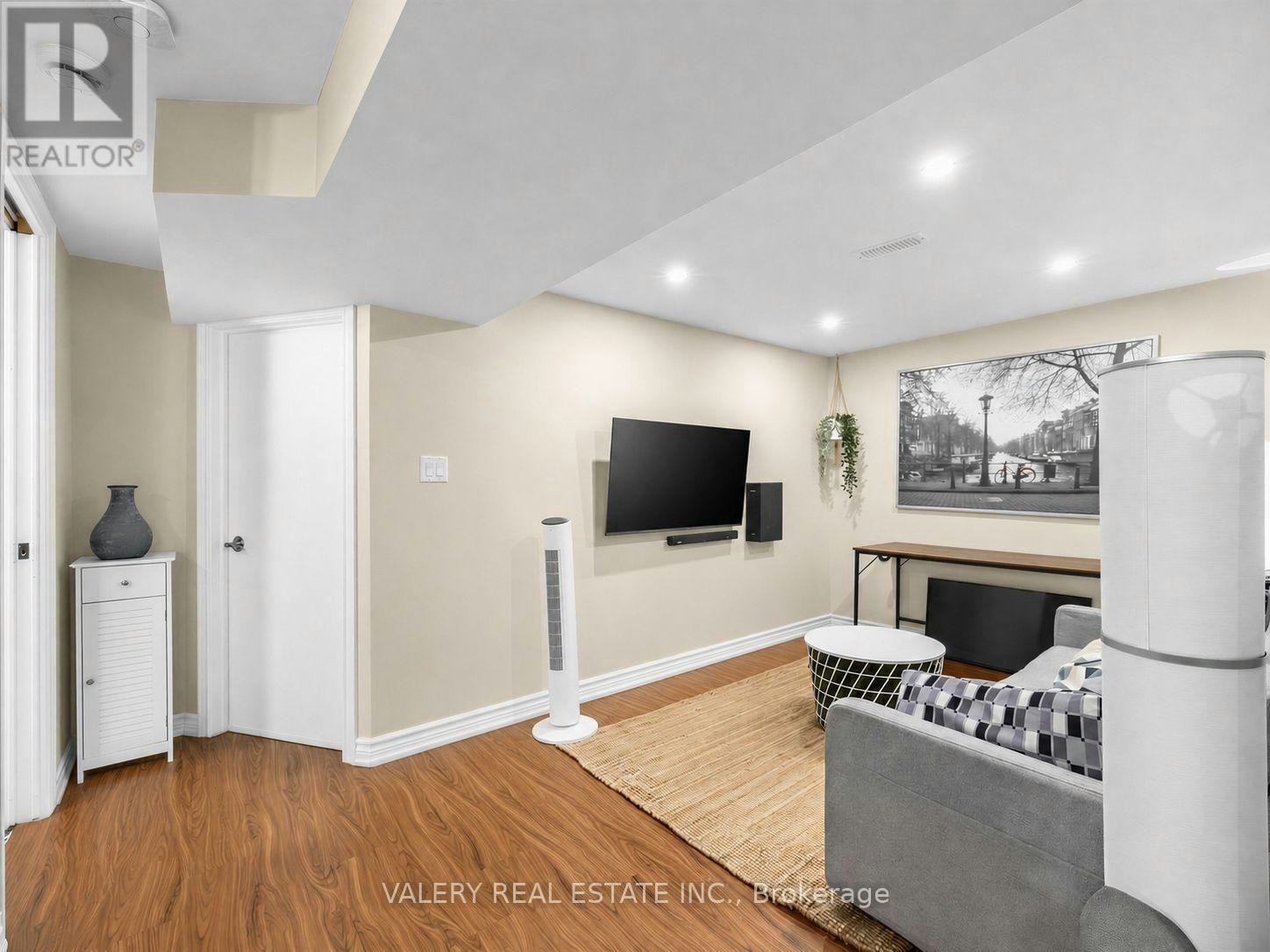 LOWER 2-12 Arkley Crescent, Toronto, ON, M9R 3S3 - 6