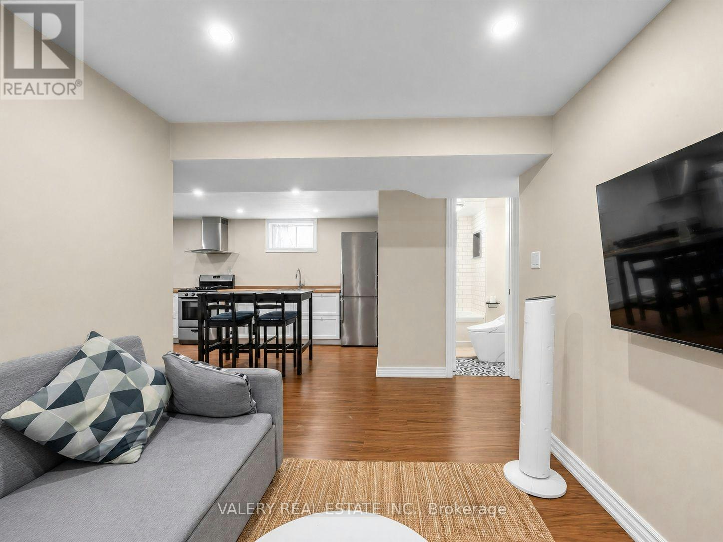LOWER 2-12 Arkley Crescent, Toronto, ON, M9R 3S3 - 8