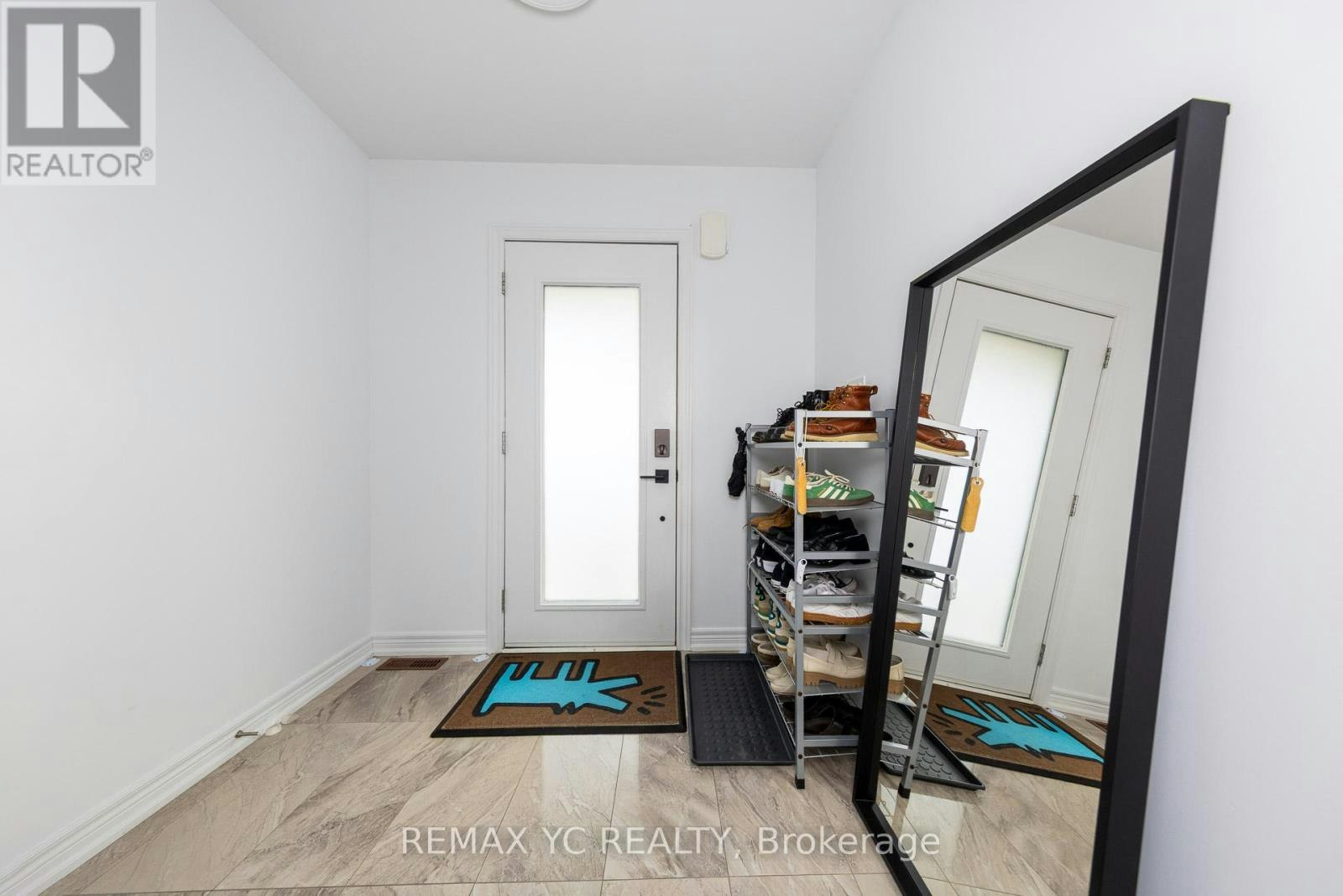 2-1 Leggott Avenue, Barrie, ON, L4N 6B1 - 3