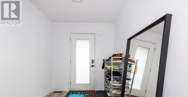 2-1 Leggott Avenue, Barrie, ON, L4N 6B1 - 3