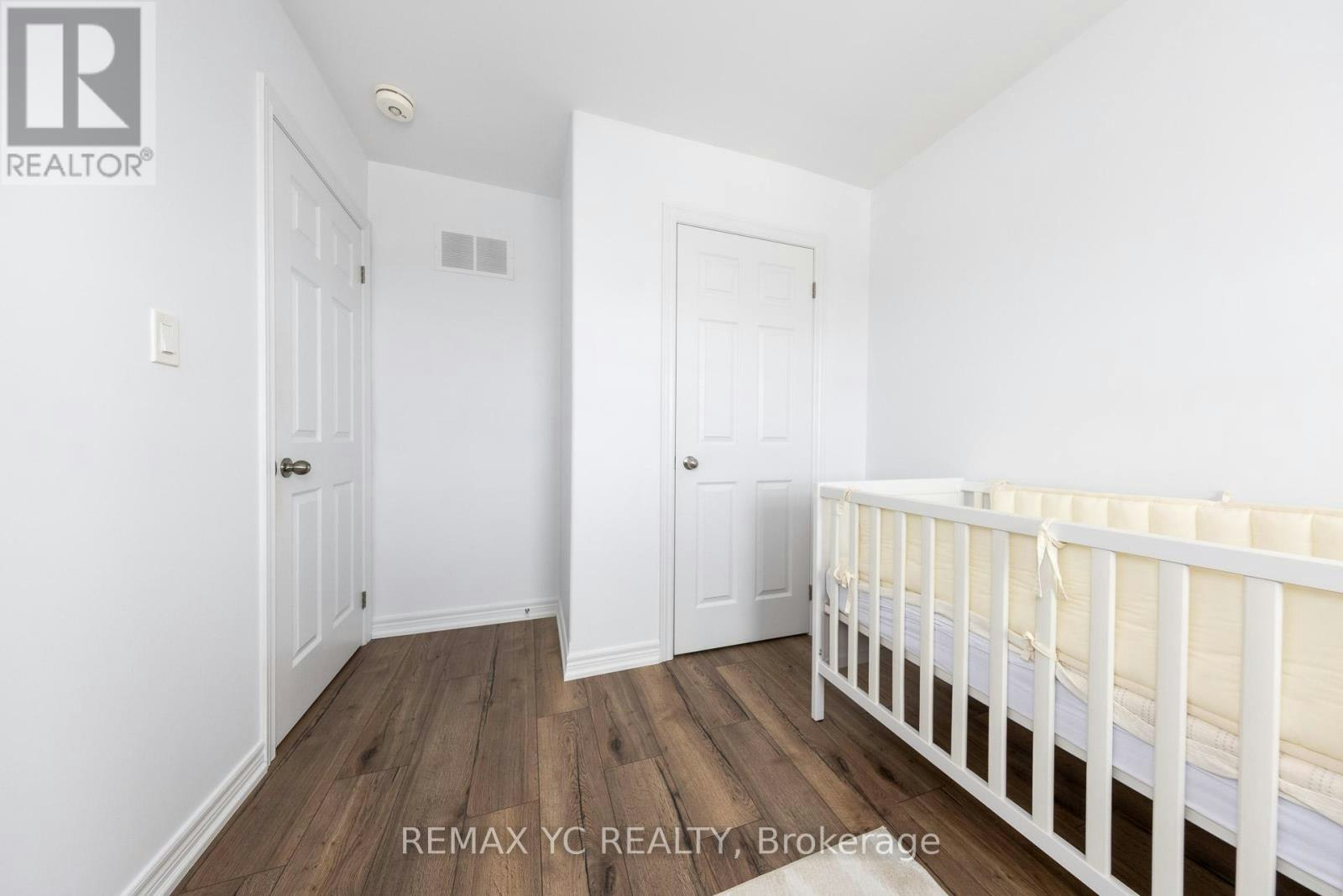 2-1 Leggott Avenue, Barrie, ON, L4N 6B1 - 24